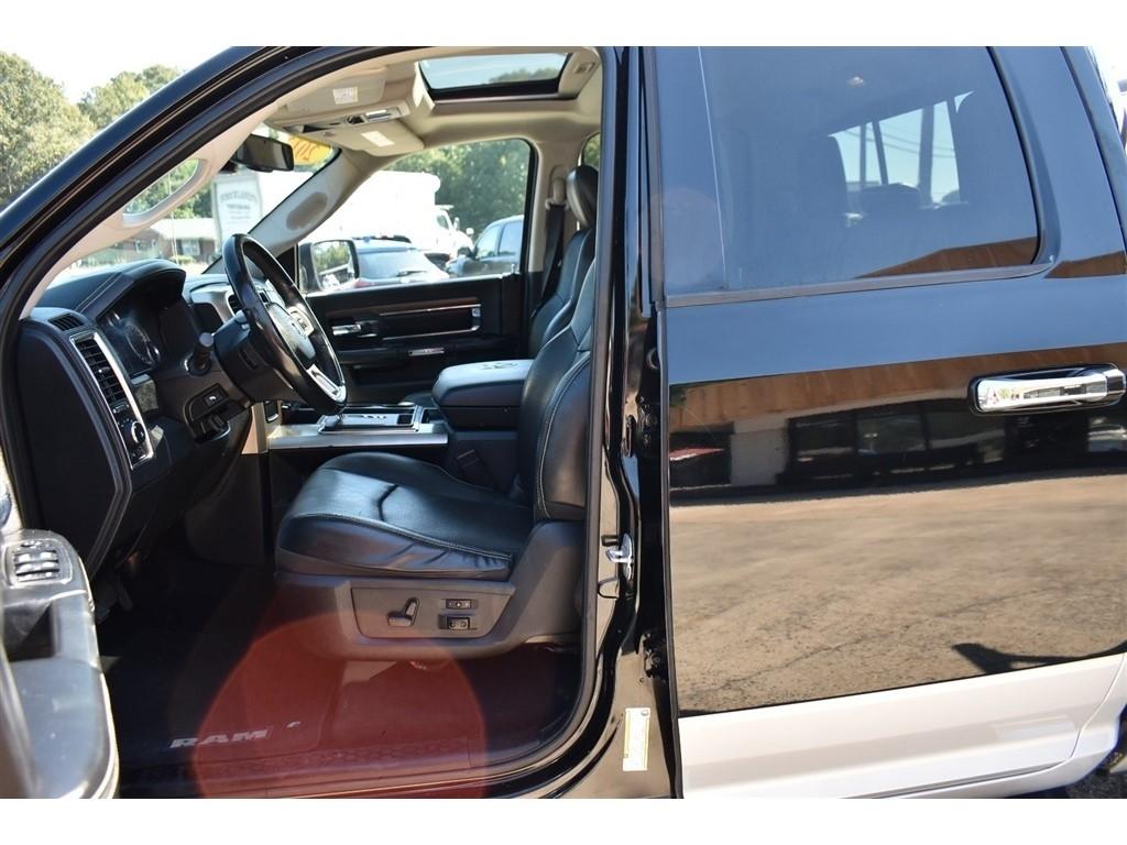 RAM 1500 4WD Quad Cab 140.5" Laramie 2013