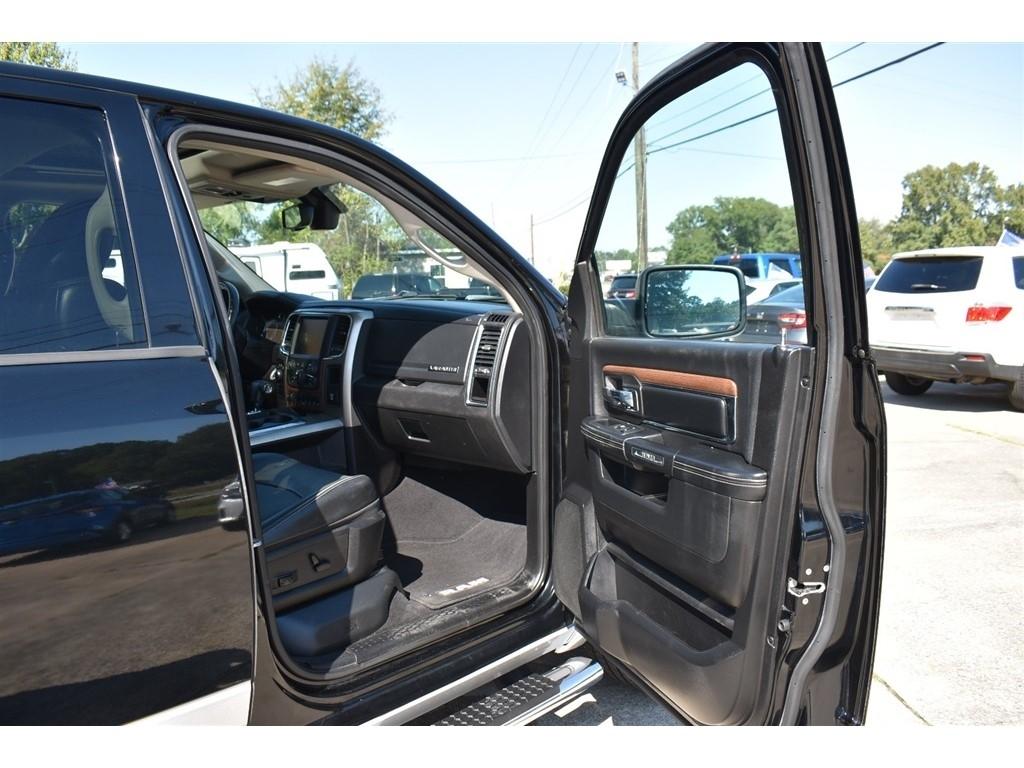 RAM 1500 4WD Quad Cab 140.5" Laramie 2013