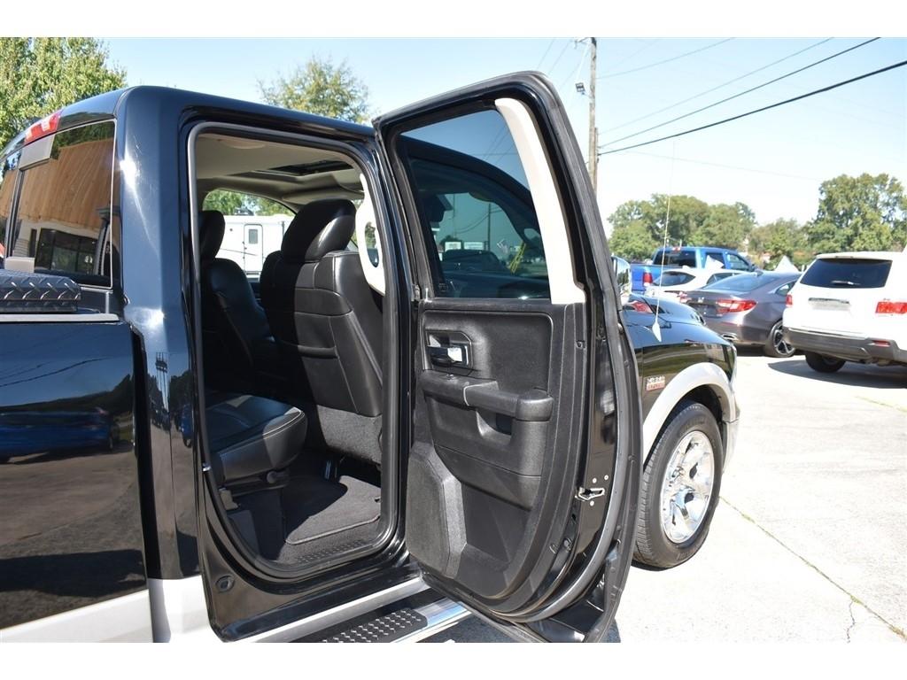 RAM 1500 4WD Quad Cab 140.5" Laramie 2013