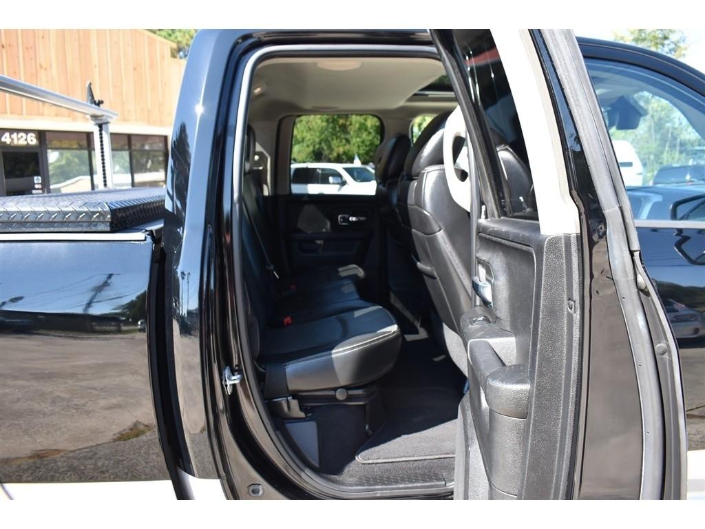 RAM 1500 4WD Quad Cab 140.5" Laramie 2013