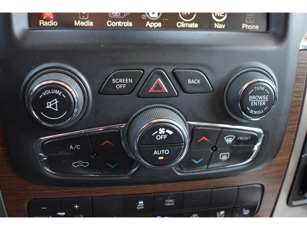 RAM 1500 4WD Quad Cab 140.5" Laramie 2013