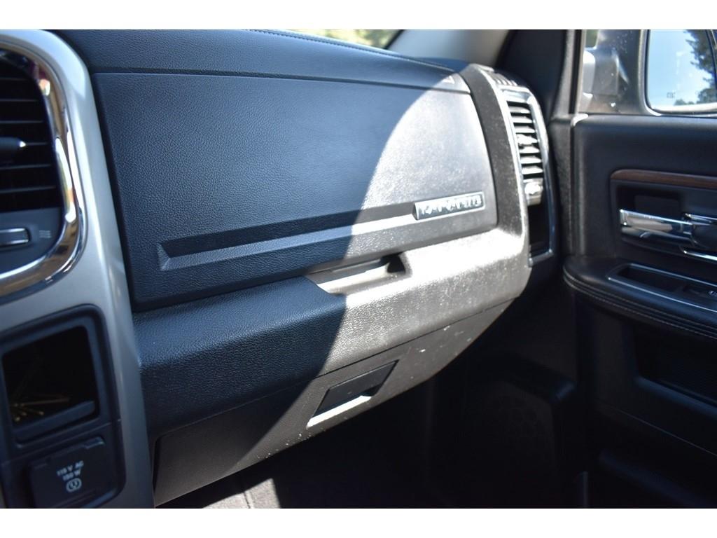 RAM 1500 4WD Quad Cab 140.5" Laramie 2013