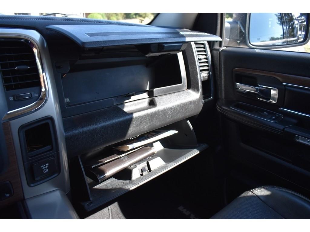 RAM 1500 4WD Quad Cab 140.5" Laramie 2013