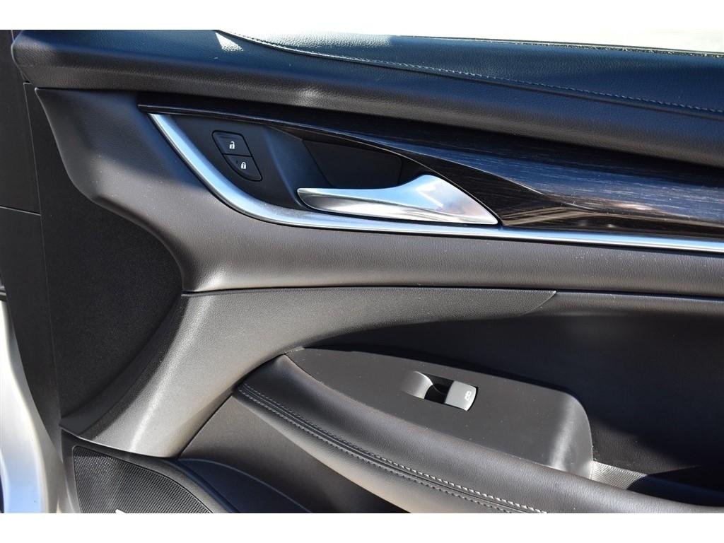 Buick LaCrosse 4dr Sdn Premium FWD 2017