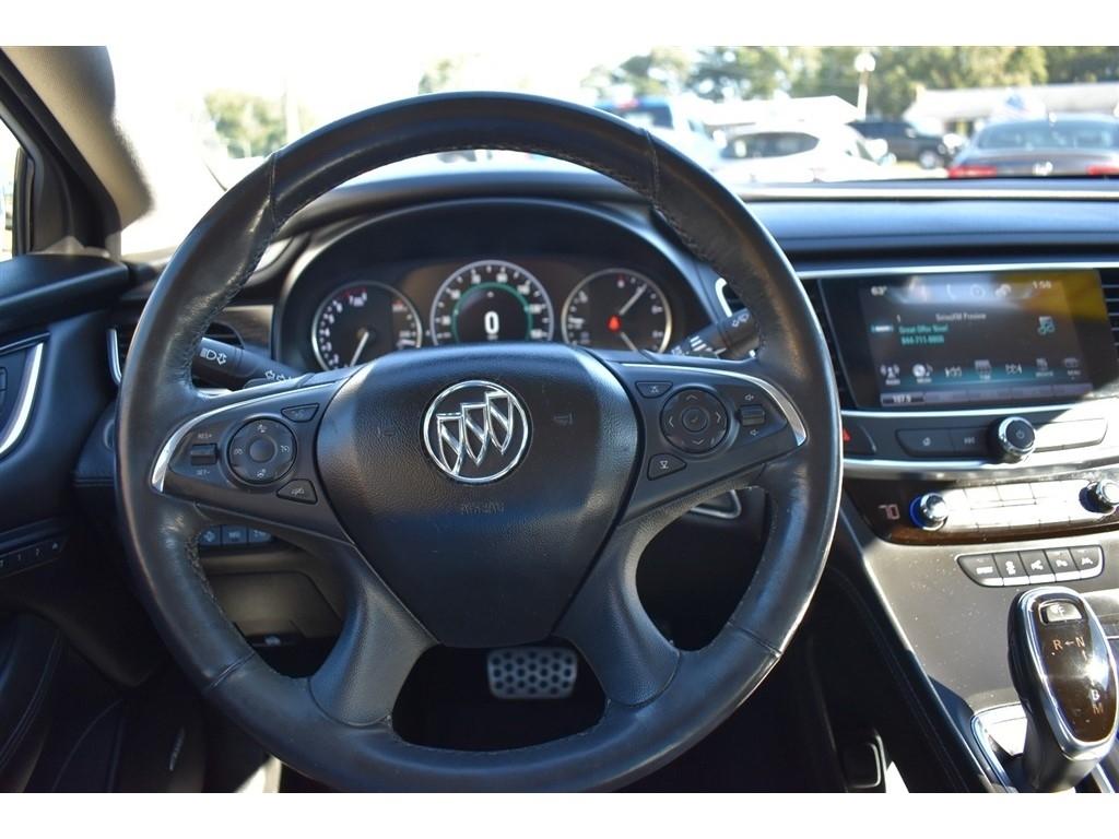 Buick LaCrosse 4dr Sdn Premium FWD 2017