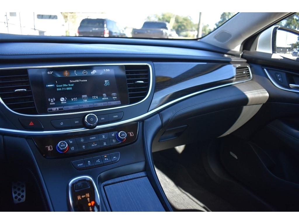Buick LaCrosse 4dr Sdn Premium FWD 2017