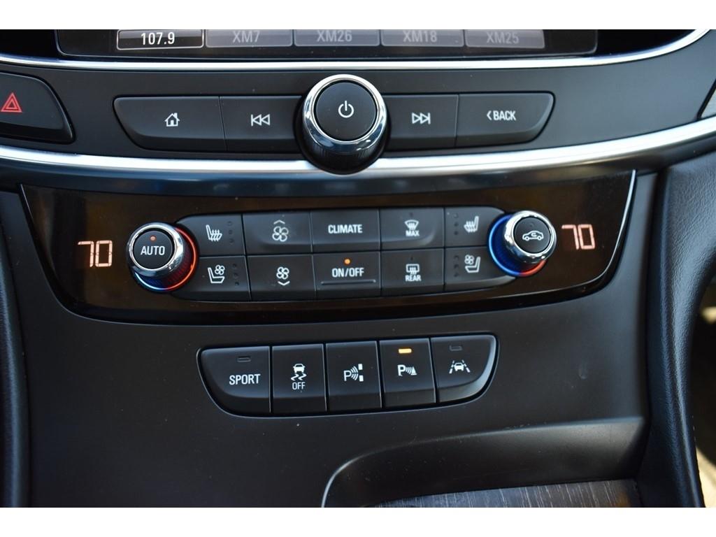 Buick LaCrosse 4dr Sdn Premium FWD 2017