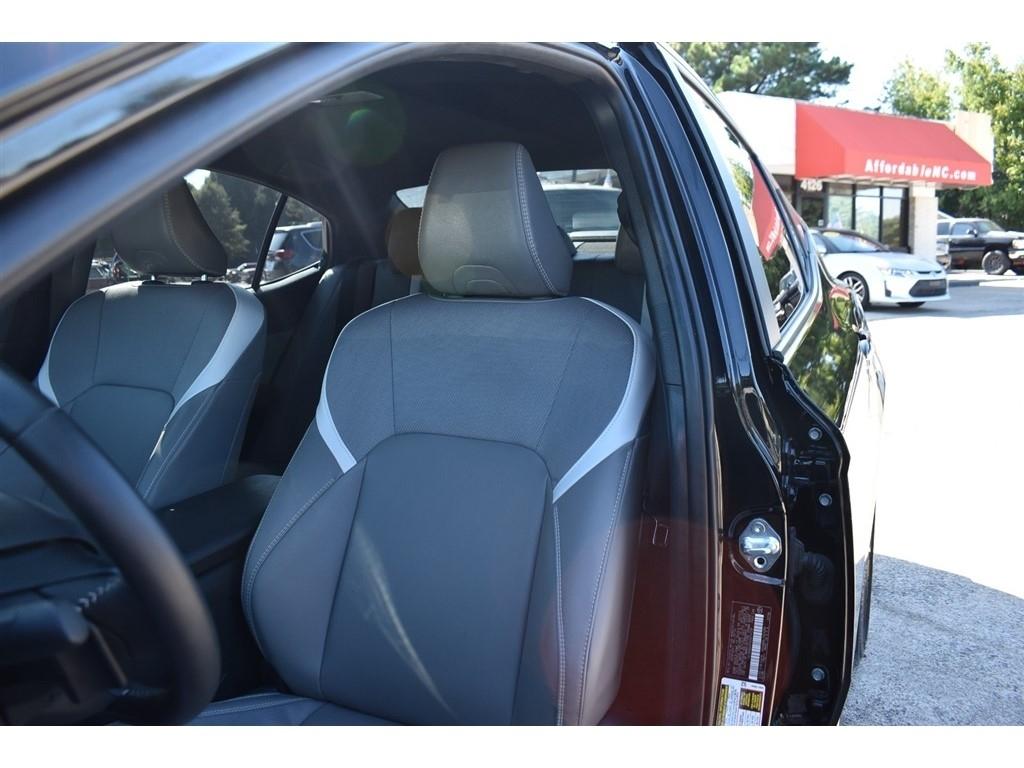 Toyota Camry XLE (Natl) 2025