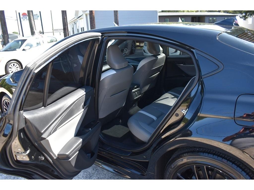 Toyota Camry XLE (Natl) 2025