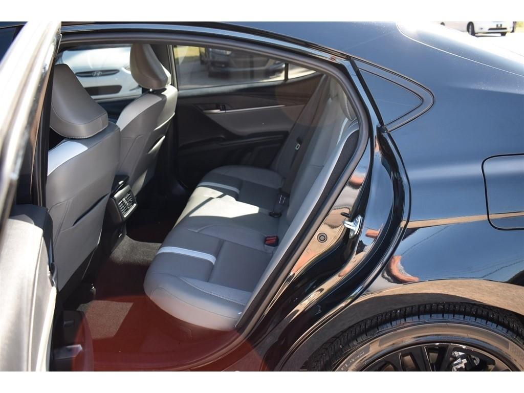 Toyota Camry XLE (Natl) 2025