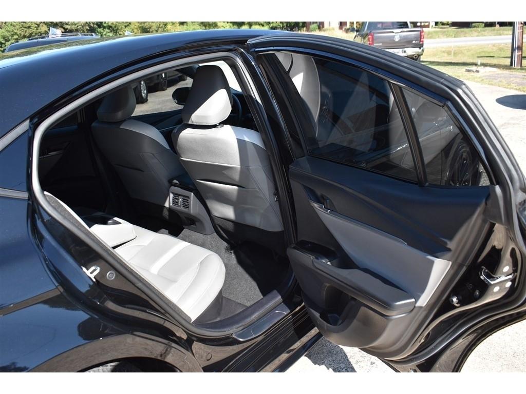 Toyota Camry XLE (Natl) 2025