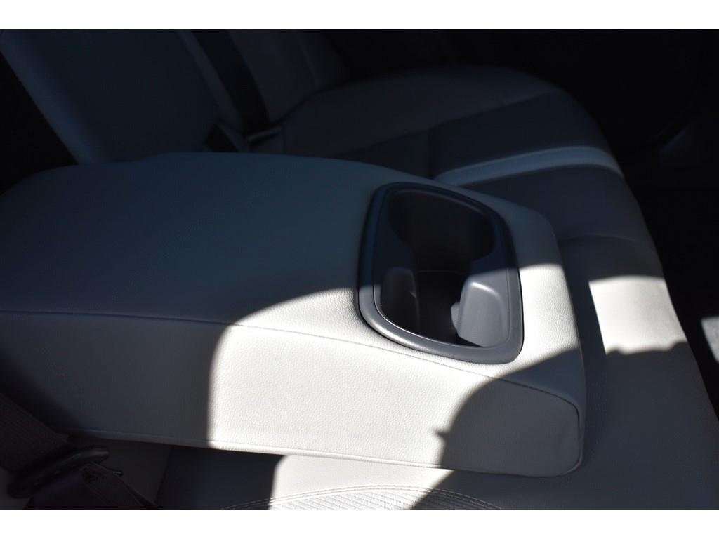 Toyota Camry XLE (Natl) 2025