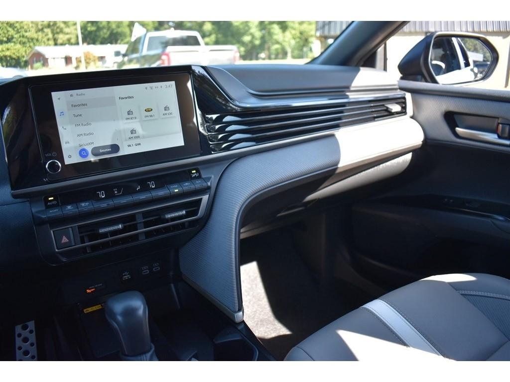 Toyota Camry XLE (Natl) 2025