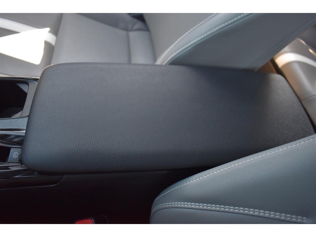 Toyota Camry XLE (Natl) 2025