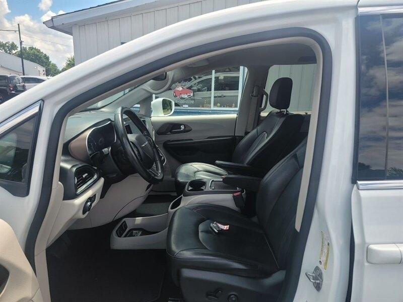 Chrysler Pacifica Touring-L Plus 2019