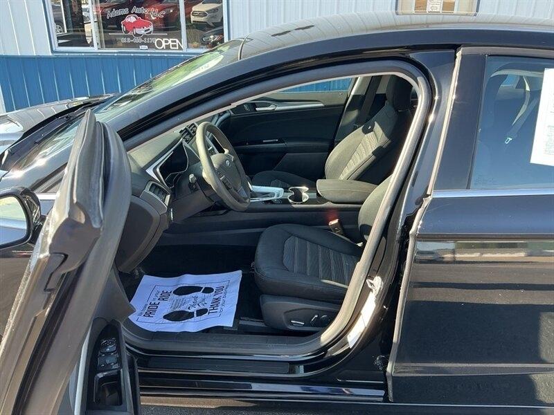 Ford Fusion SE 2016