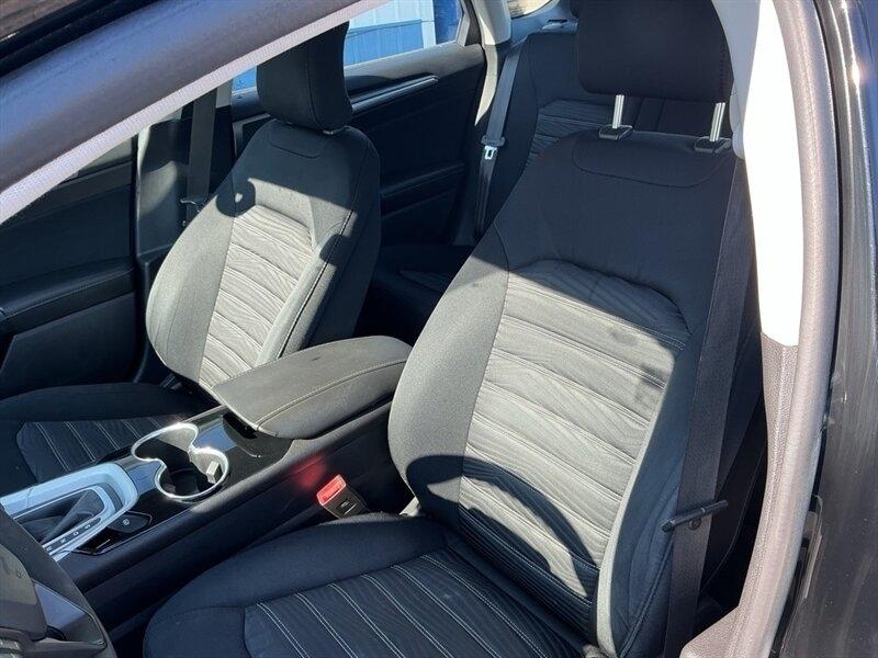 Ford Fusion SE 2016