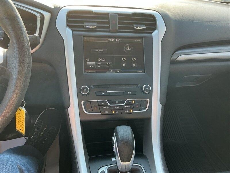 2016 Ford Fusion SE - Photo 21