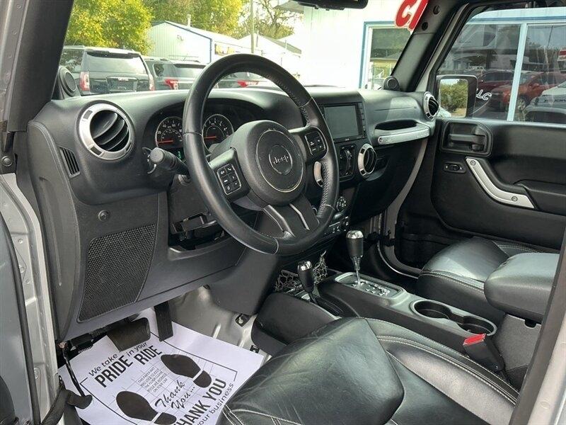 Jeep Wrangler Unlimited Sahara 4WD 2014