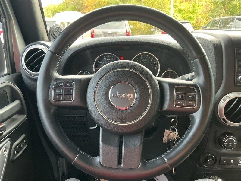 Jeep Wrangler Unlimited Sahara 4WD 2014