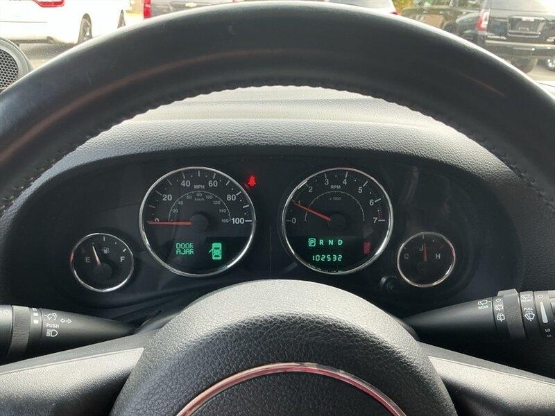 Jeep Wrangler Unlimited Sahara 4WD 2014