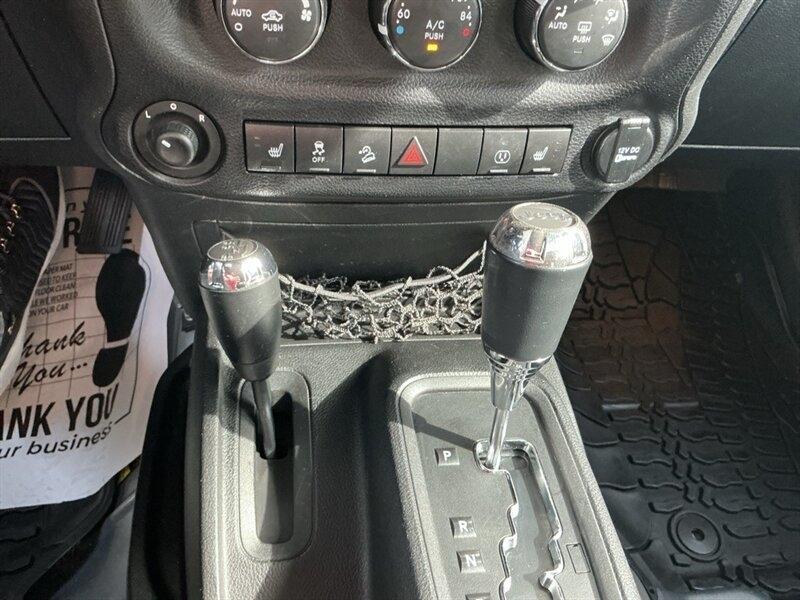 Jeep Wrangler Unlimited Sahara 4WD 2014