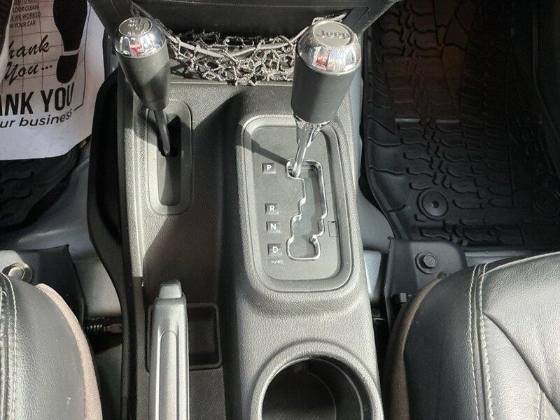 Jeep Wrangler Unlimited Sahara 4WD 2014