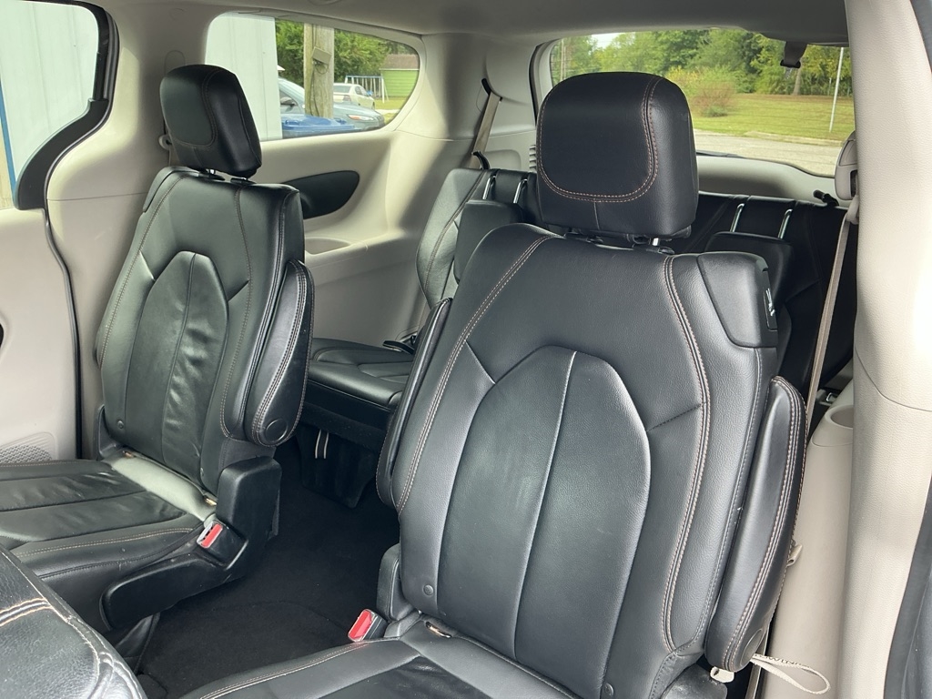 Chrysler Pacifica Touring-L 2017