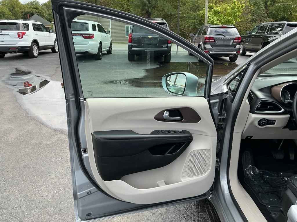 Chrysler Pacifica Touring-L 2017