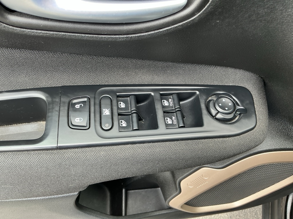 Jeep Renegade Latitude FWD 2016 Jeep Renegade Latitude FWD 2016