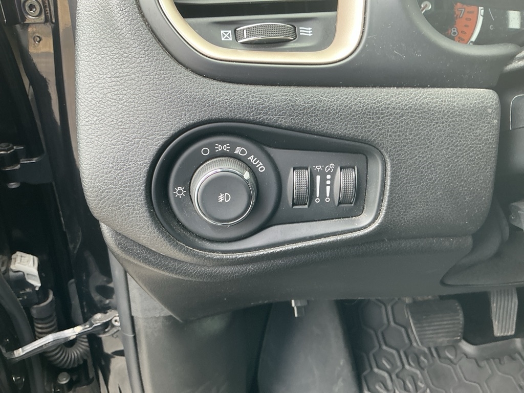 Jeep Renegade Latitude FWD 2016 Jeep Renegade Latitude FWD 2016