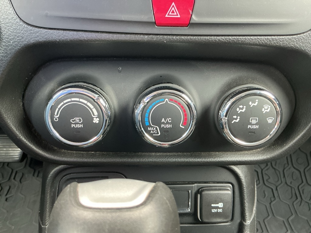 Jeep Renegade Latitude FWD 2016 Jeep Renegade Latitude FWD 2016