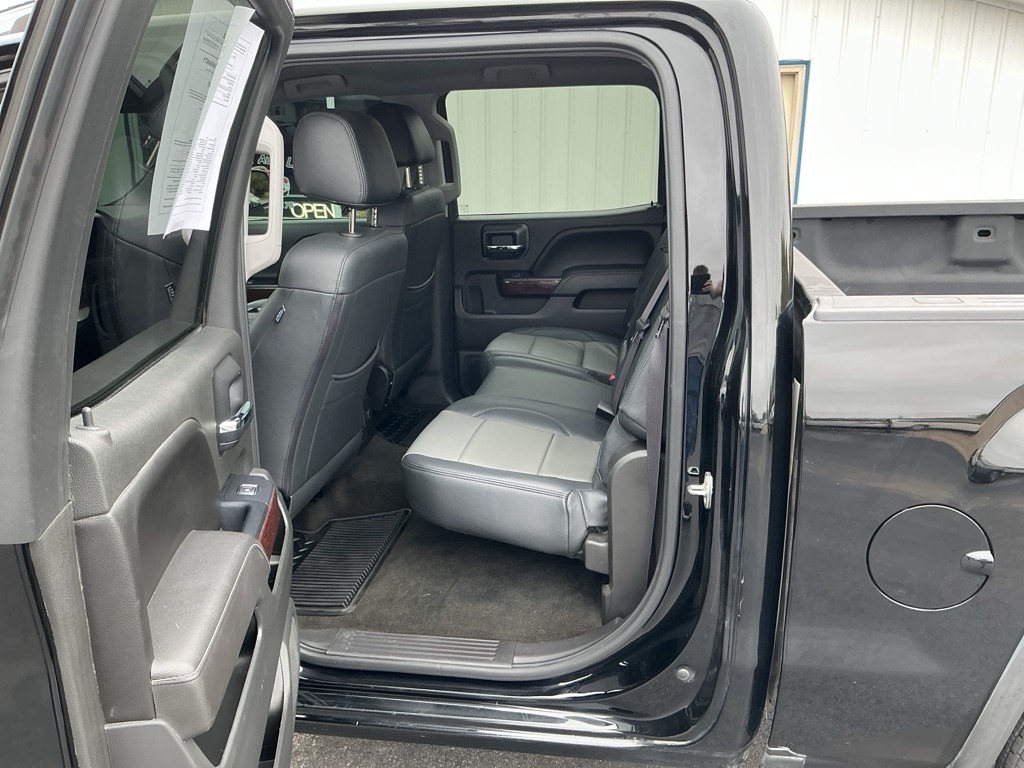 GMC Sierra 1500 SLE Crew Cab Short Box 4WD 2017 GMC Sierra 1500 SLE Crew Cab Short Box 4WD 2017