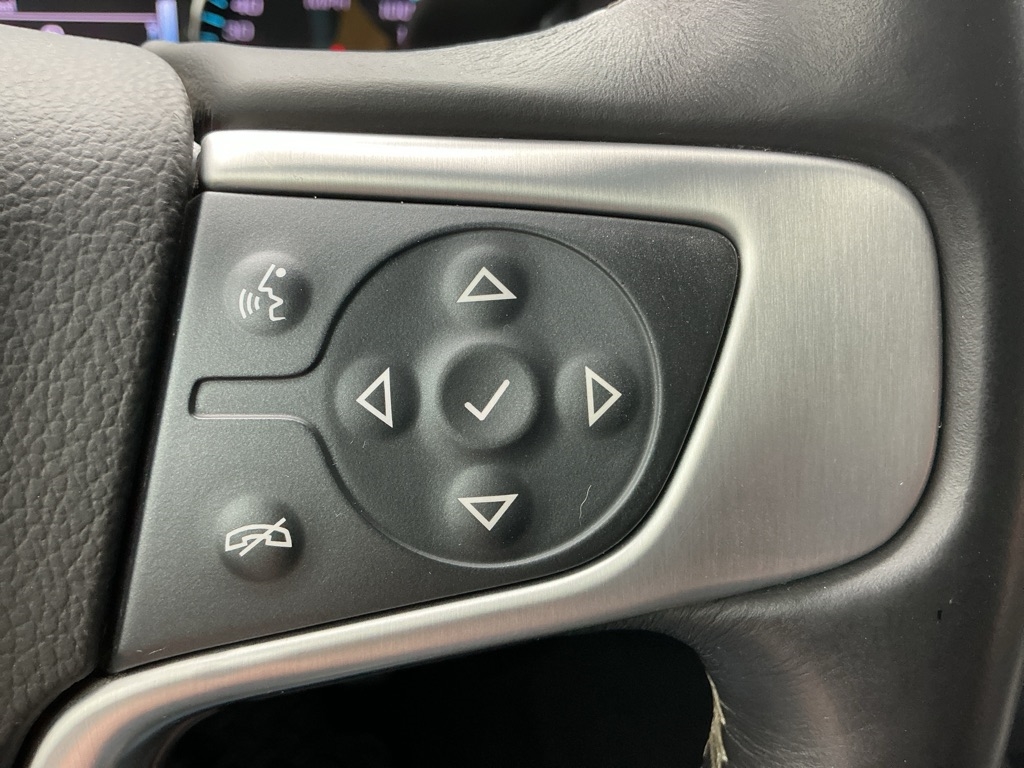 GMC Sierra 1500 SLE Crew Cab Short Box 4WD 2017 GMC Sierra 1500 SLE Crew Cab Short Box 4WD 2017