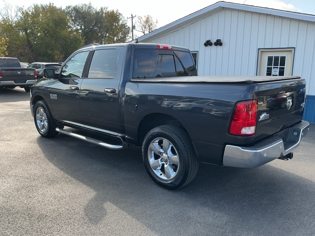 RAM 1500 SLT Crew Cab SWB 4WD 2015 RAM 1500 SLT Crew Cab SWB 4WD 2015