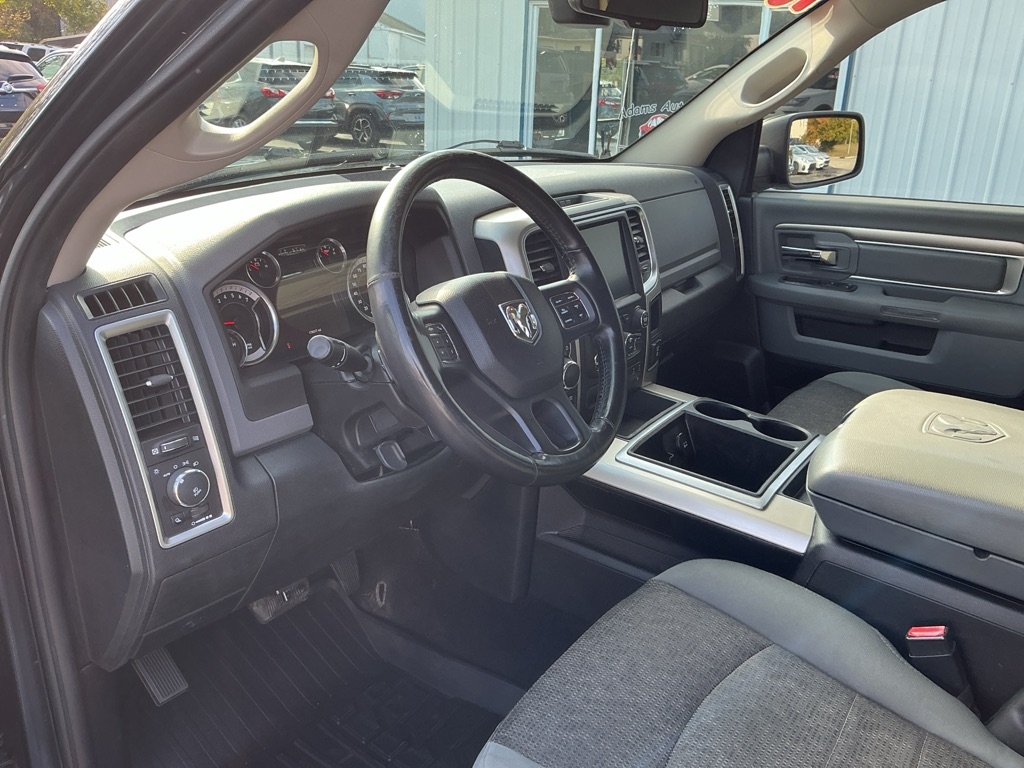 RAM 1500 SLT Crew Cab SWB 4WD 2015 RAM 1500 SLT Crew Cab SWB 4WD 2015