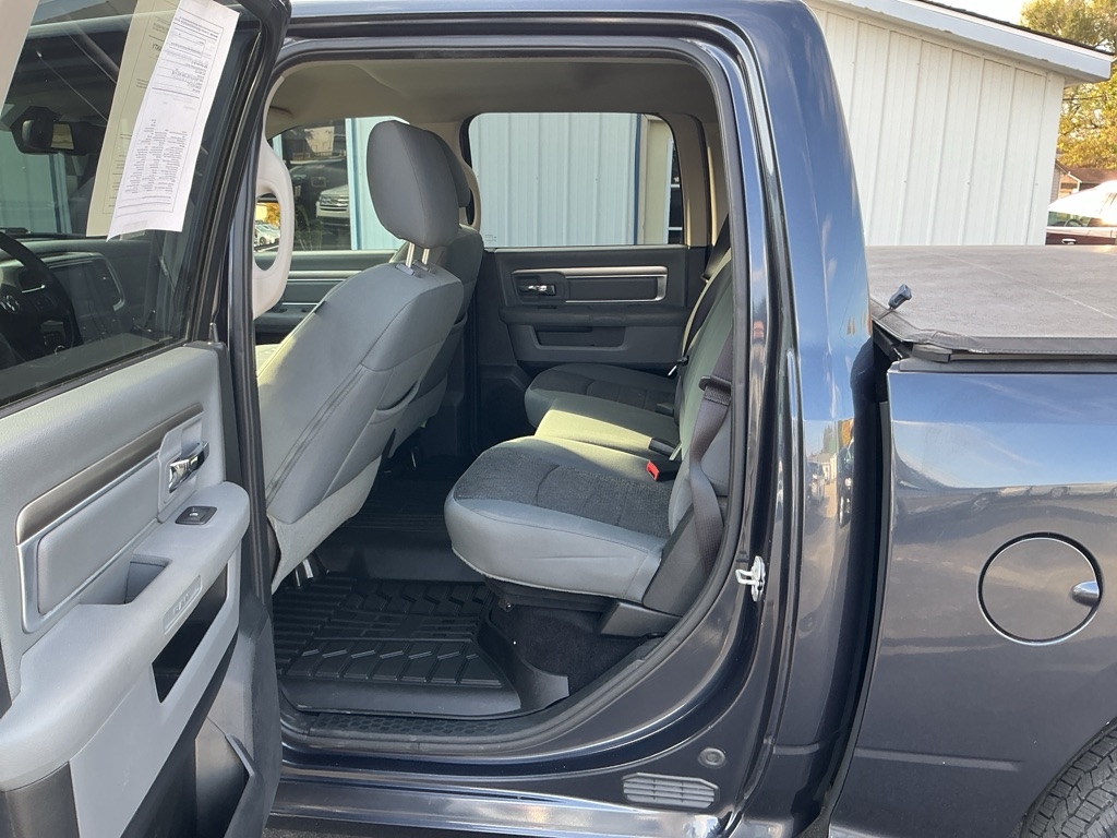 RAM 1500 SLT Crew Cab SWB 4WD 2015 RAM 1500 SLT Crew Cab SWB 4WD 2015