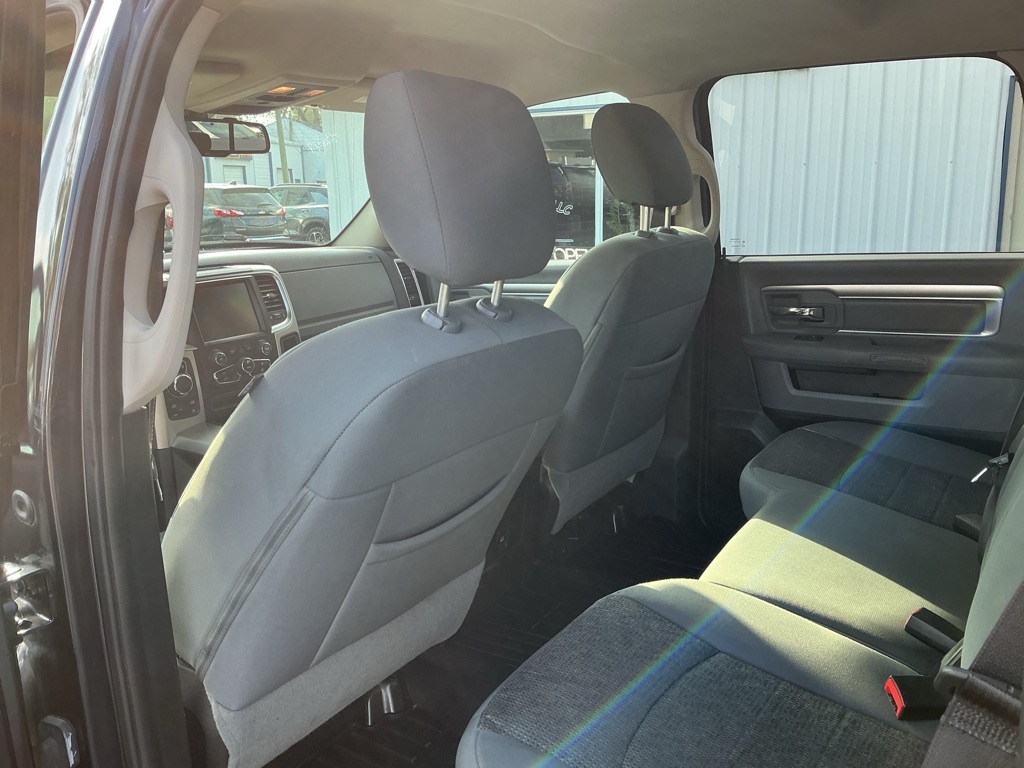 RAM 1500 SLT Crew Cab SWB 4WD 2015 RAM 1500 SLT Crew Cab SWB 4WD 2015