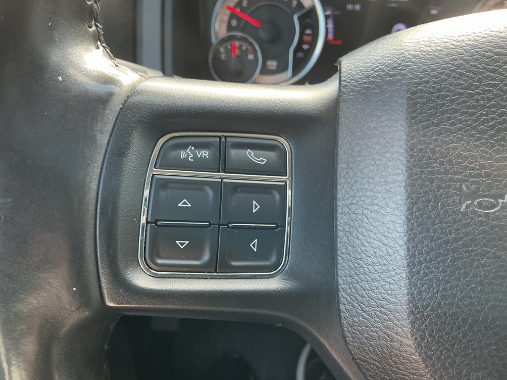 RAM 1500 SLT Crew Cab SWB 4WD 2015 RAM 1500 SLT Crew Cab SWB 4WD 2015