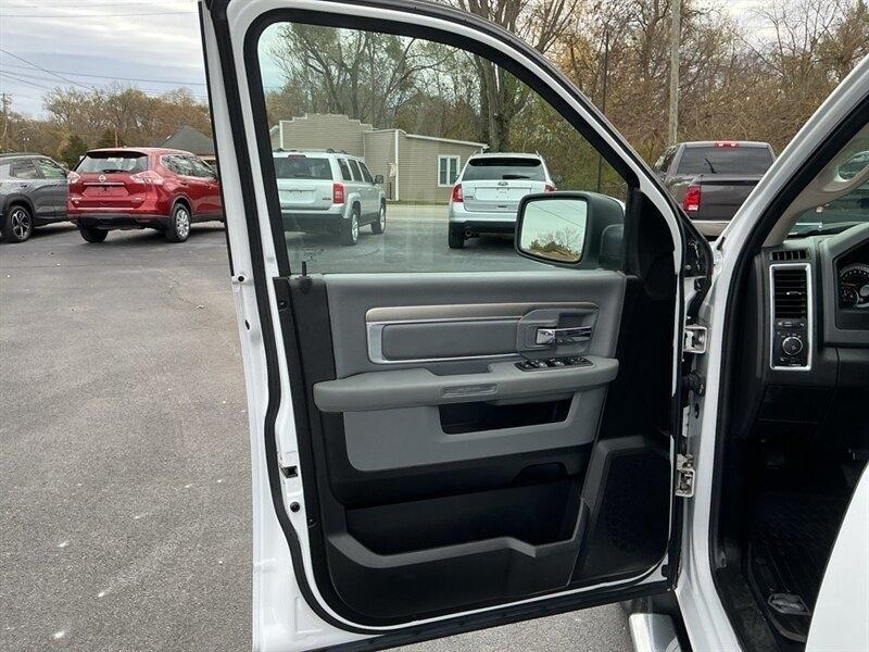 RAM 1500 Classic Tradesman Crew Cab SWB 4WD 2019