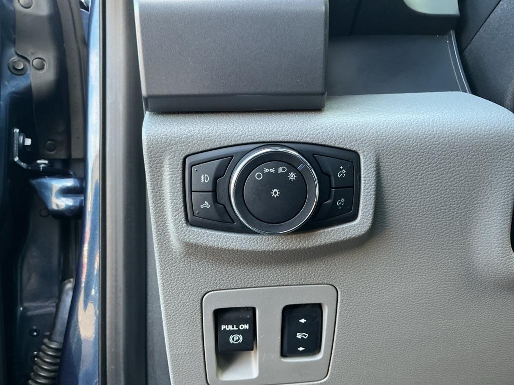 Ford F-150 XL SuperCrew 5.5-ft. Bed 4WD 2016