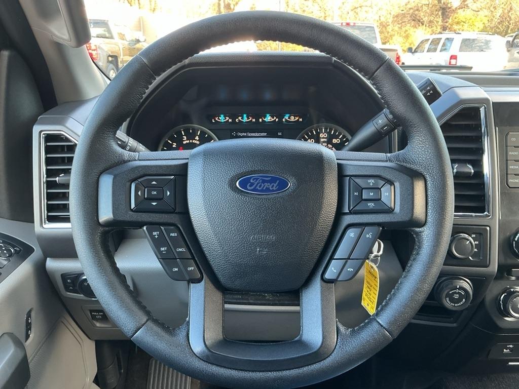 Ford F-150 XL SuperCrew 5.5-ft. Bed 4WD 2016