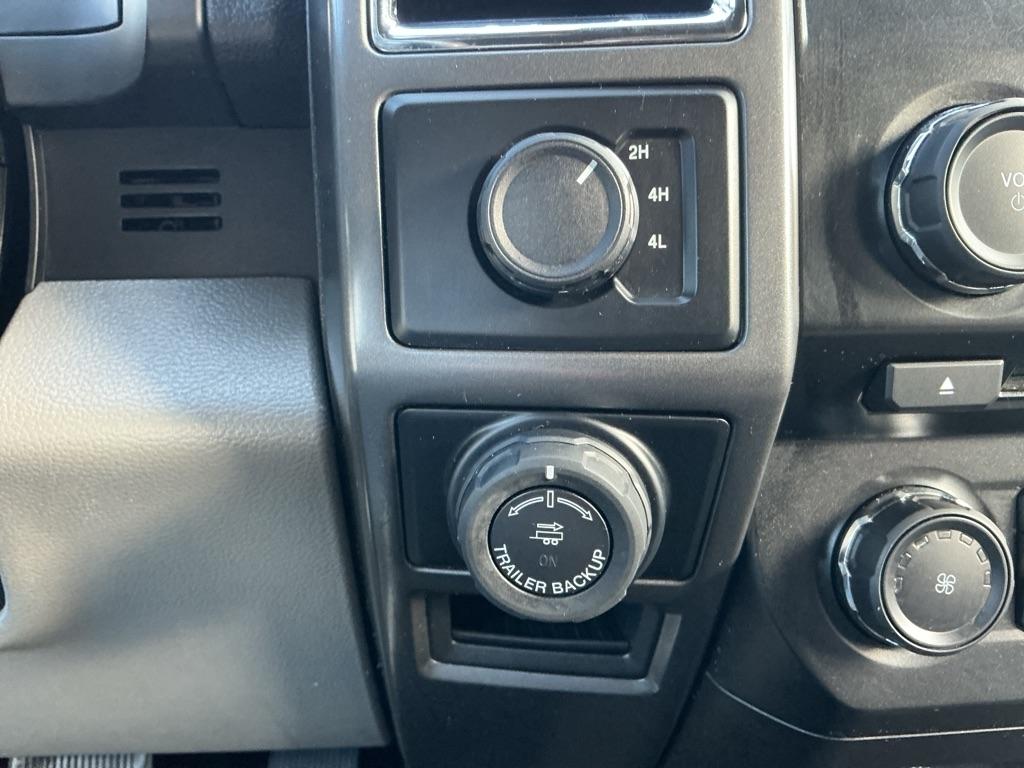 Ford F-150 XL SuperCrew 5.5-ft. Bed 4WD 2016