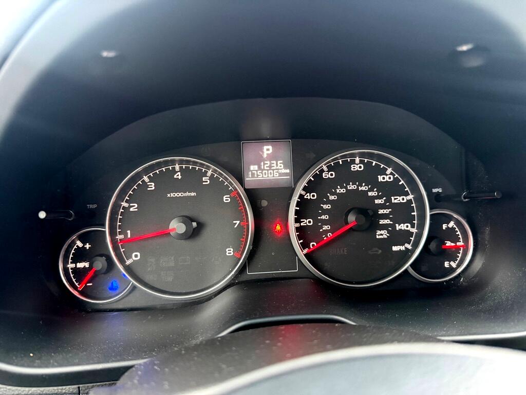 Subaru Outback 2.5i Premium 2013