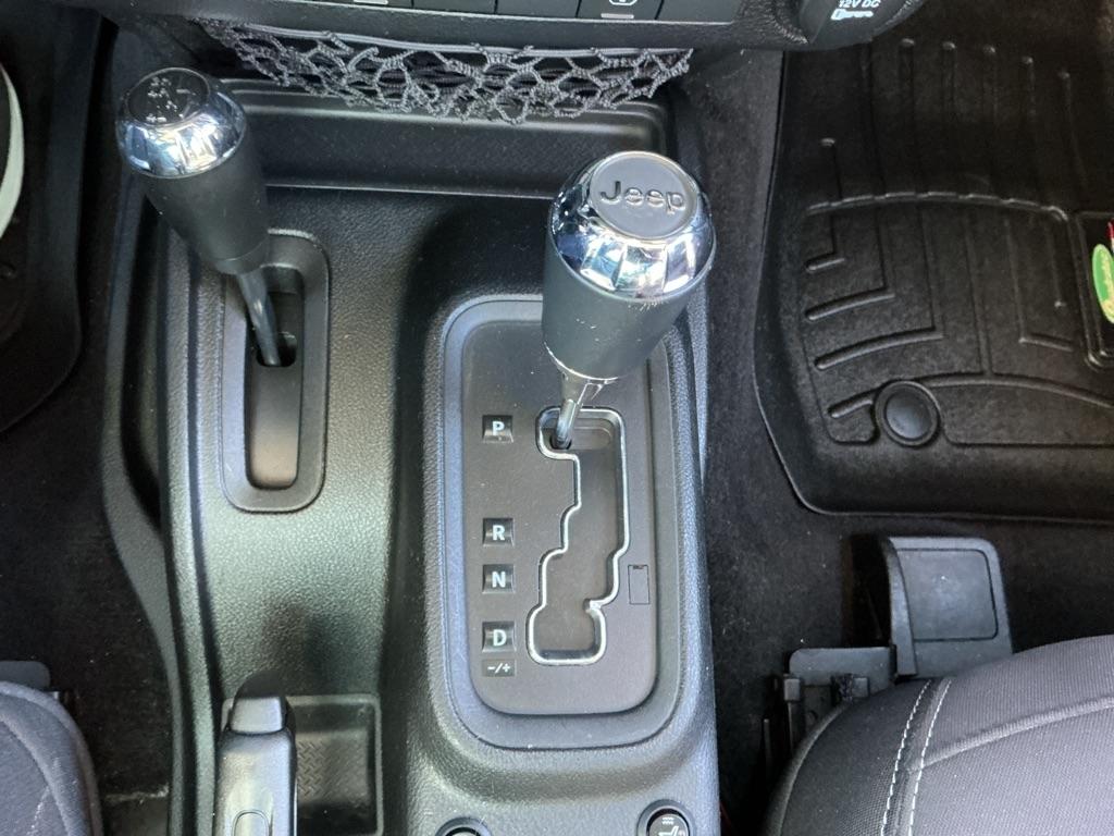 Jeep Wrangler Sahara 4WD 2014