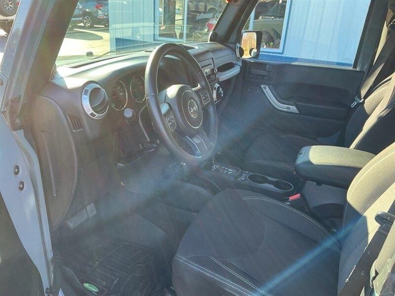 Jeep Wrangler Sahara 4WD 2014