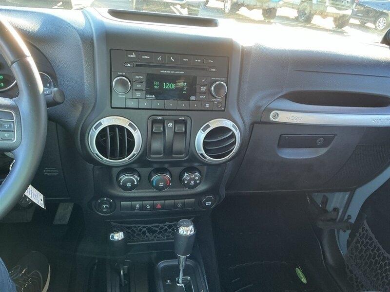 Jeep Wrangler Sahara 4WD 2014