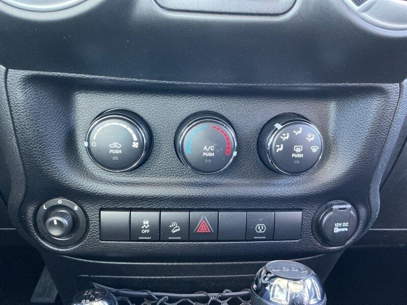 Jeep Wrangler Sahara 4WD 2014