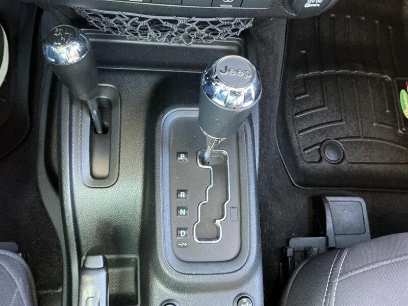 Jeep Wrangler Sahara 4WD 2014