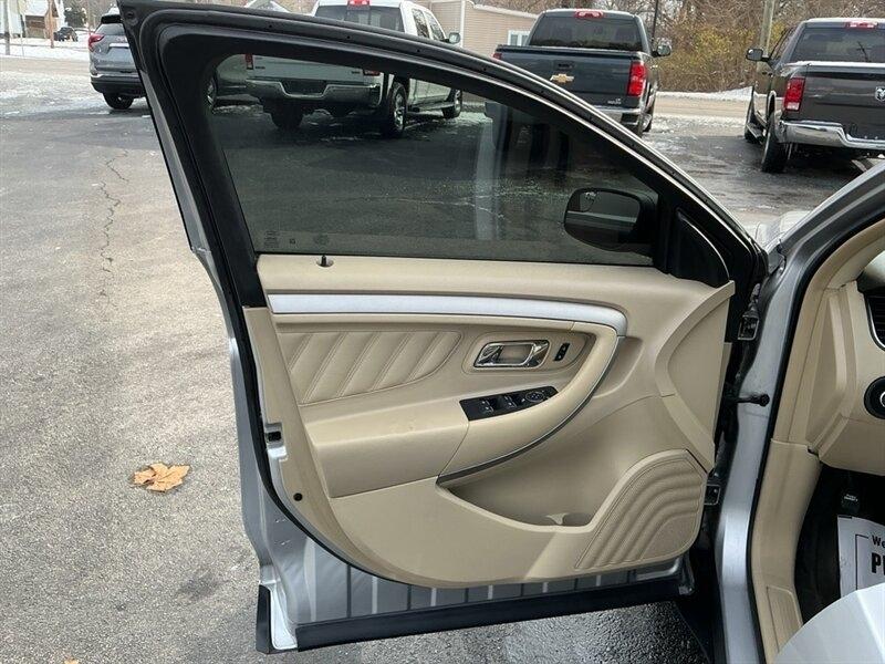 Ford Taurus SE FWD 2017